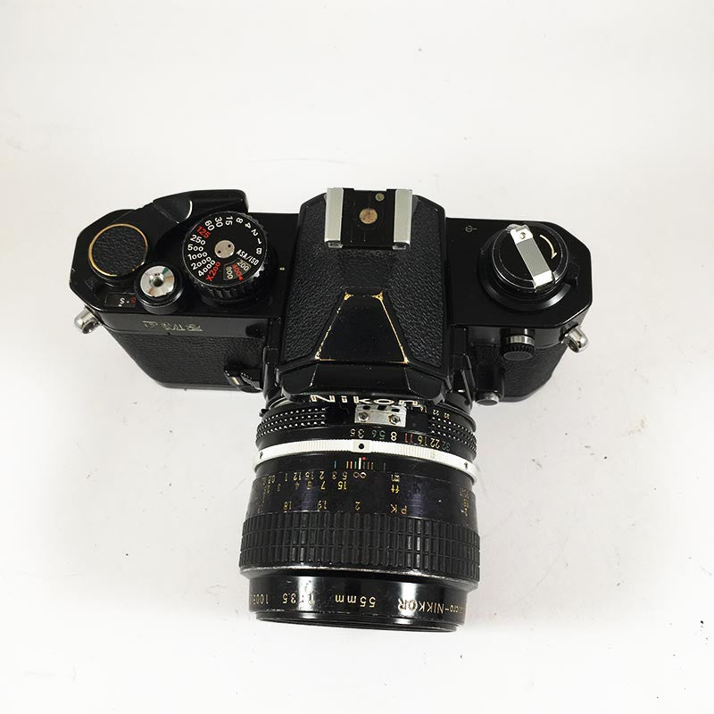 Nikon FM2 Noir & Micro-Nikkor 55mm 3.5