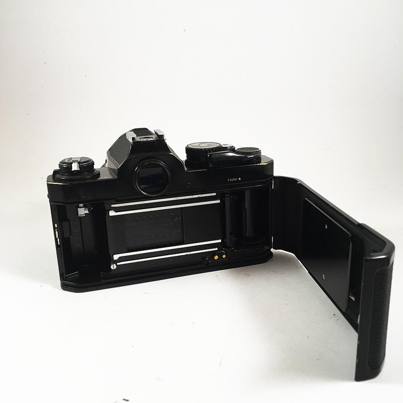 Nikon FM2 Noir & Micro-Nikkor 55mm 3.5