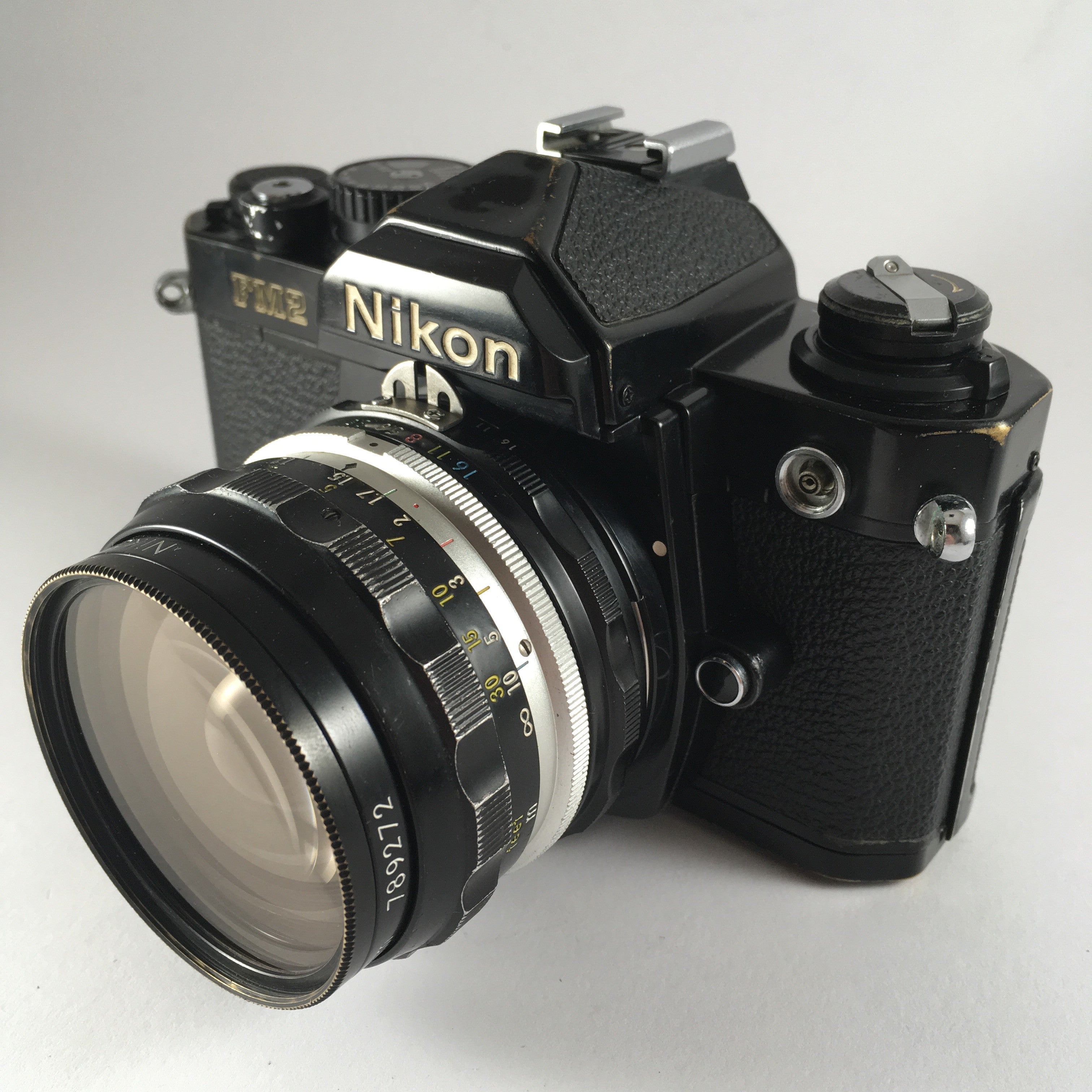 Nikon FM2N Black & 28mm 3.5