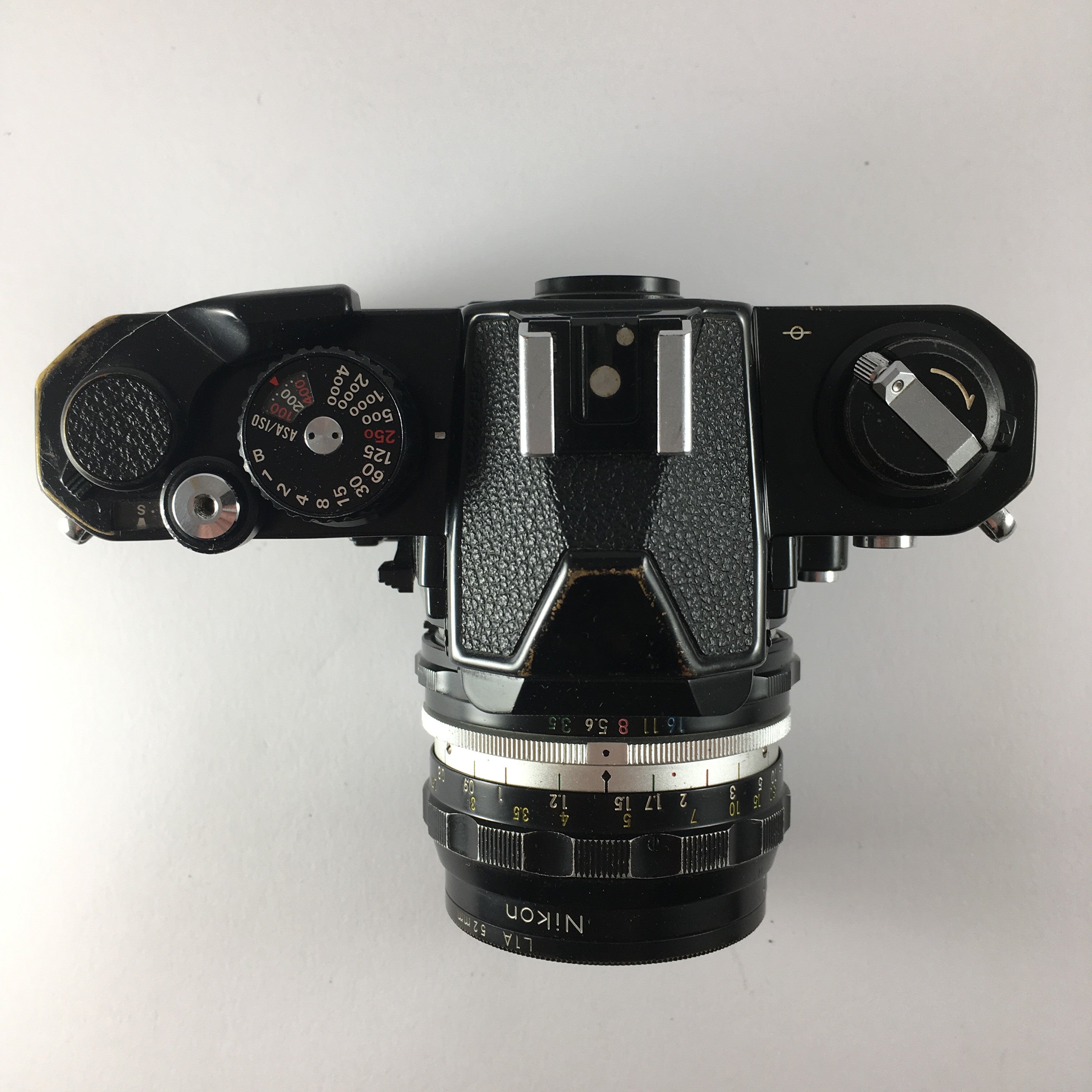 Nikon FM2N Black & 28mm 3.5