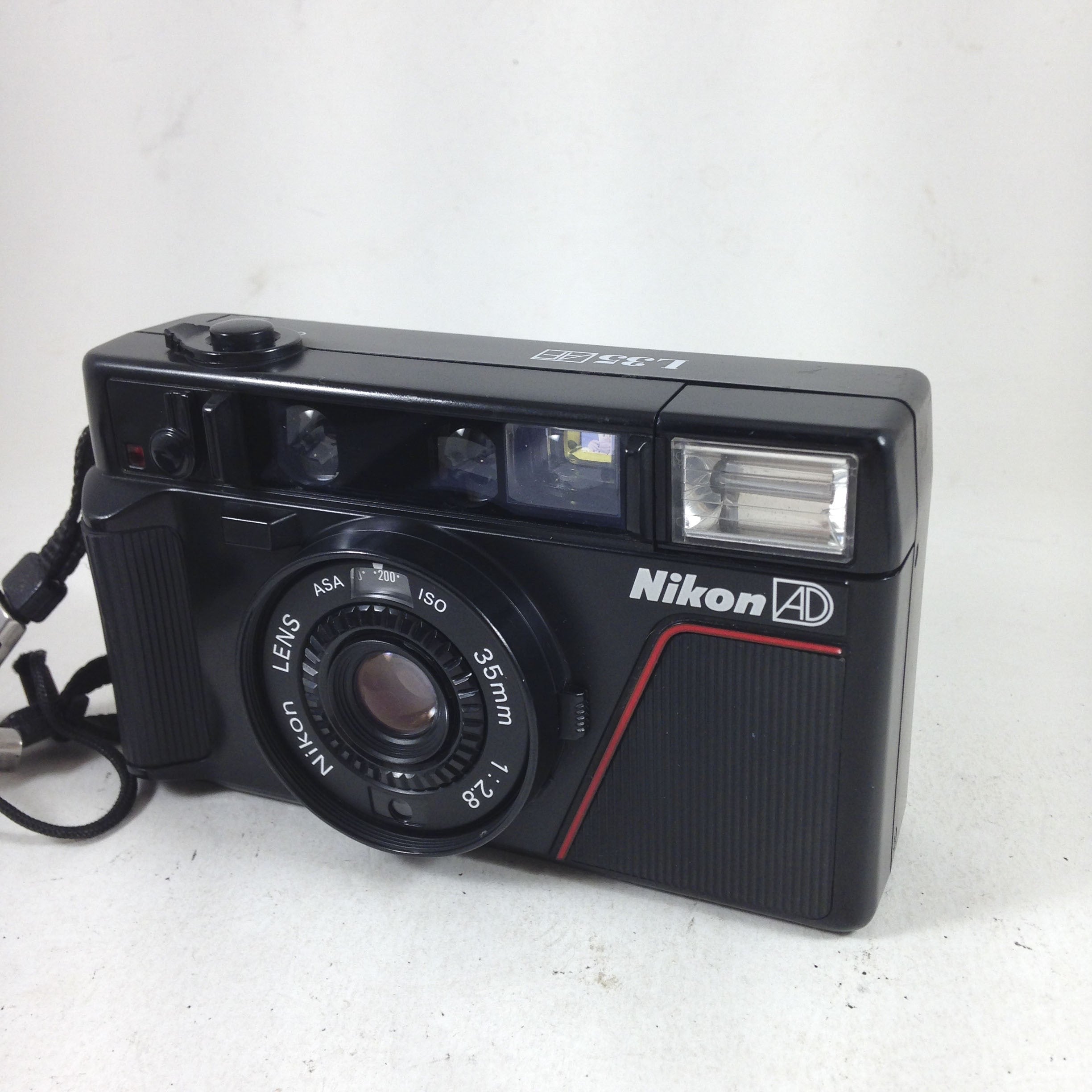 Nikon L35AF AD 35mm 2.8