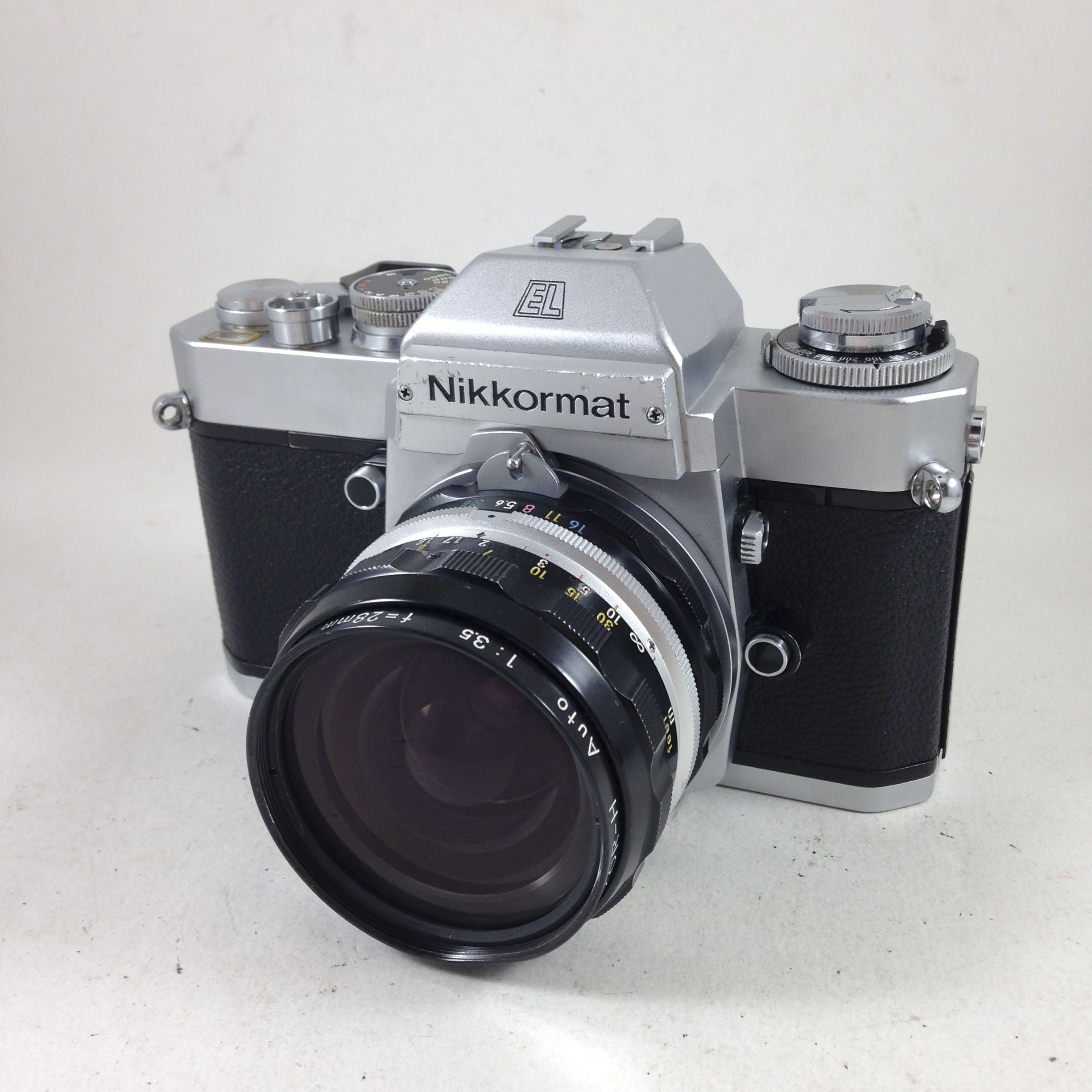 Nikon Nikkormat EL & Nikkor 28mm 1:3.5
