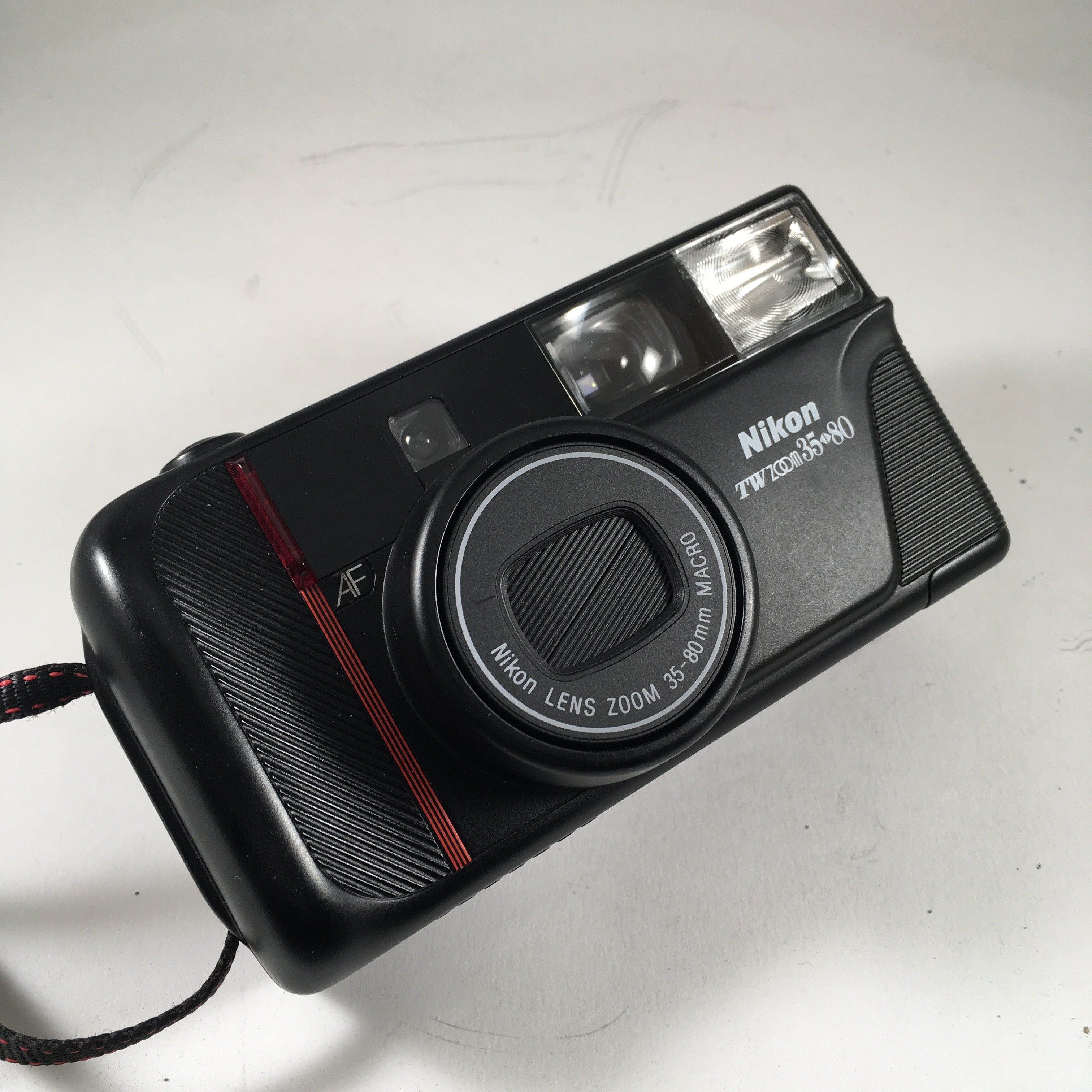 Nikon appareil argentique nikon tw zoom 35 80 35mm compact autofocus