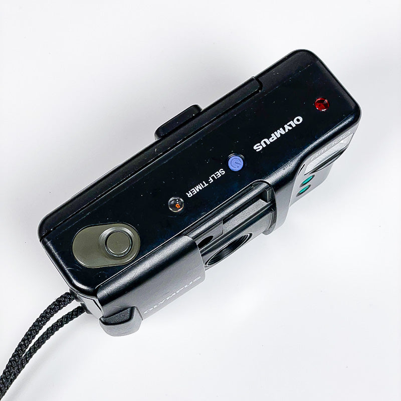 olympus am-100 am 100 compact point and shoot 35mm 3.5 film argentique pellicule photo photographie ancien vintage 135 35 24x36