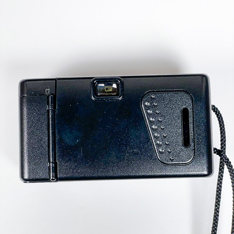 olympus am-100 am 100 compact point and shoot 35mm 3.5 film argentique pellicule photo photographie ancien vintage 135 35 24x36
