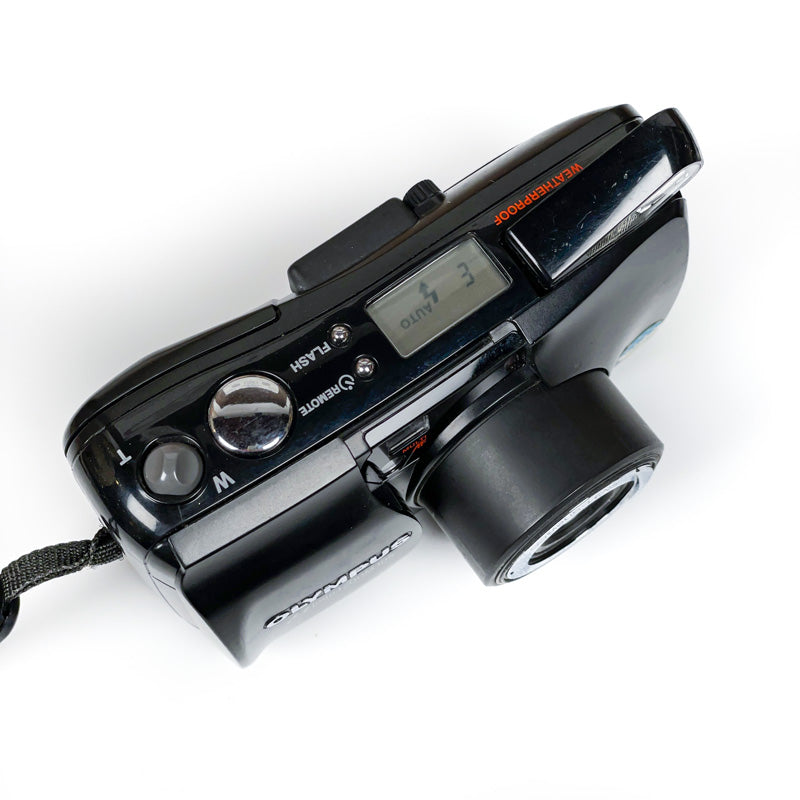 olympus mju zoom 105 38mm 105mm compact point and shoot ancien vintage pellicule film argentique appareil photo photographie 24x36 35mm 135