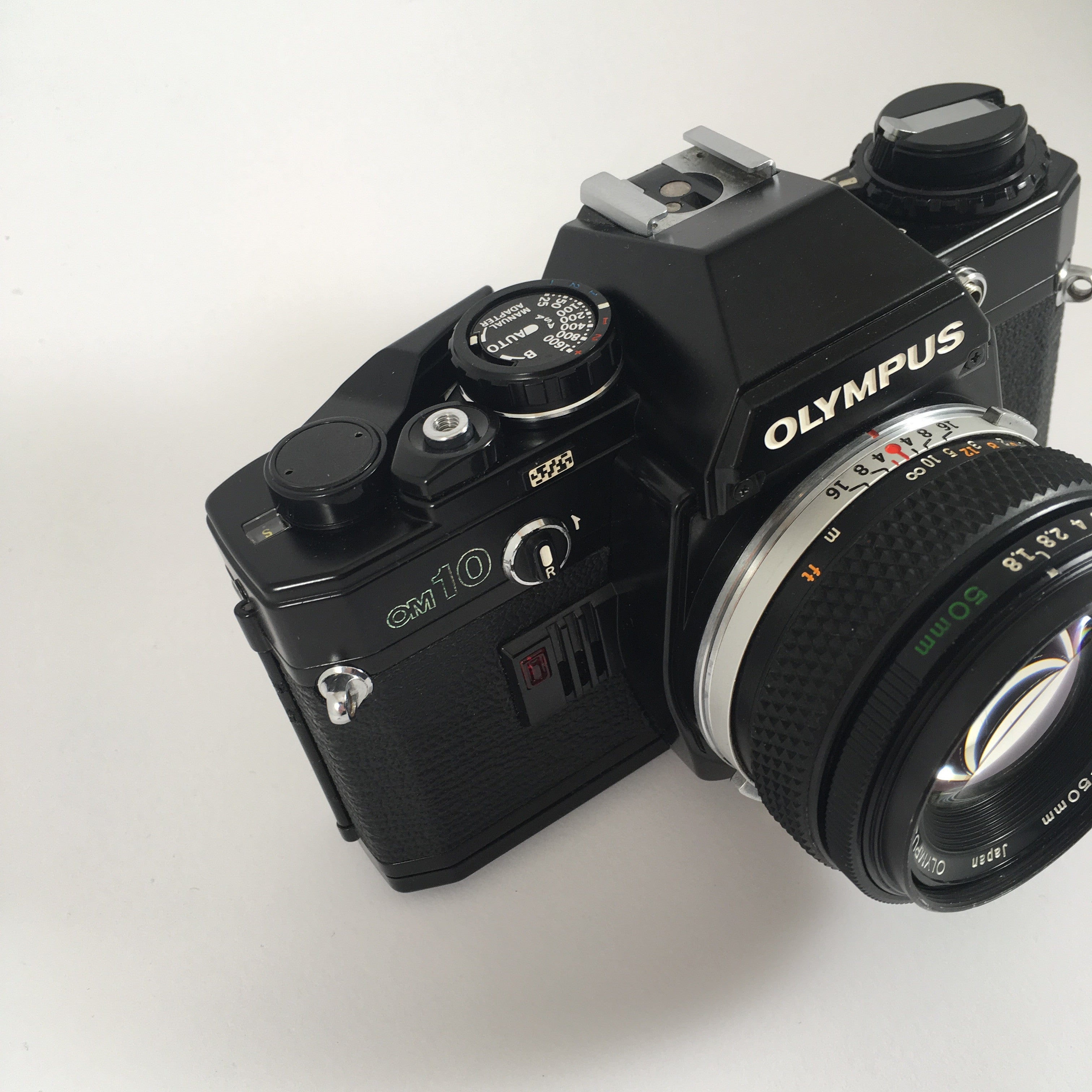 Olympus OM10 Noir & Zuiko 50mm 1.8