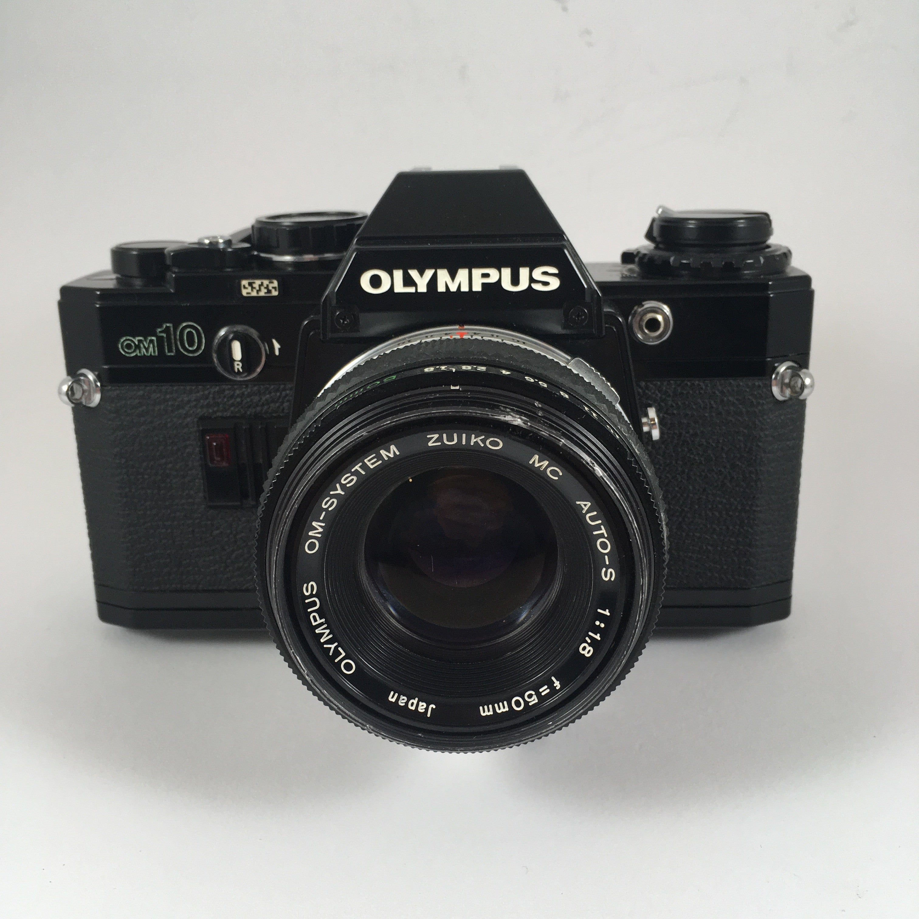 Olympus OM10 Noir & Zuiko 50mm 1.8