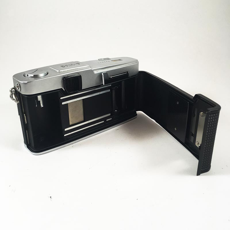 Olympus Pen F & Zuiko 38mm 1.8