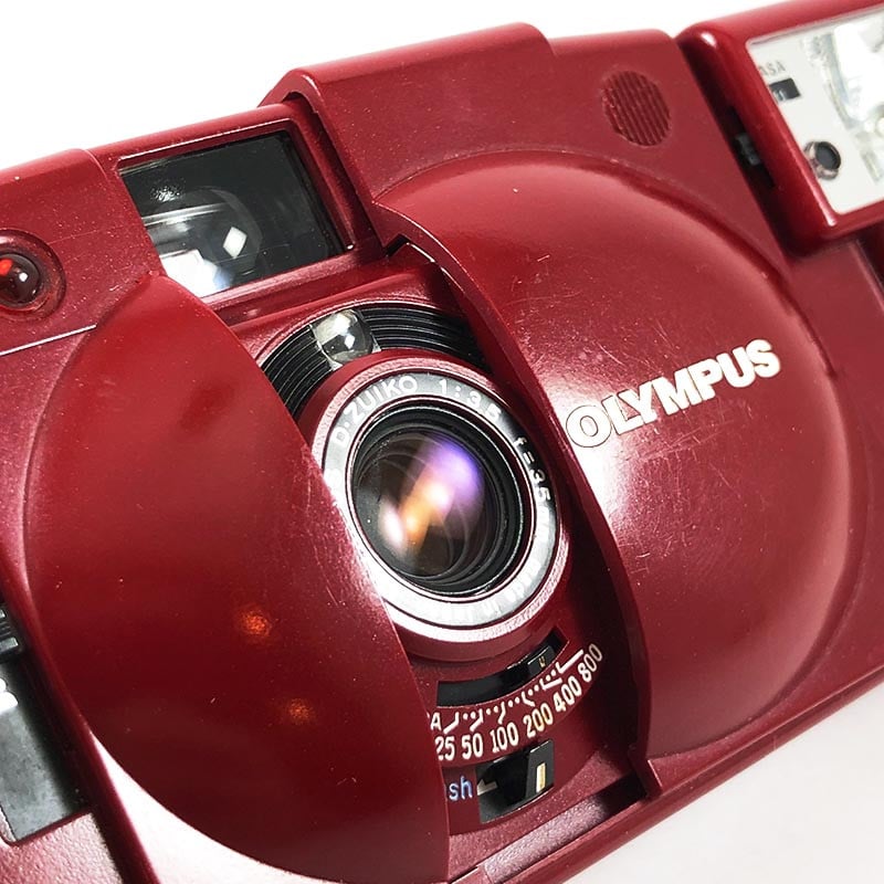 Olympus XA2 Rouge & Flash A11 35mm 3.5