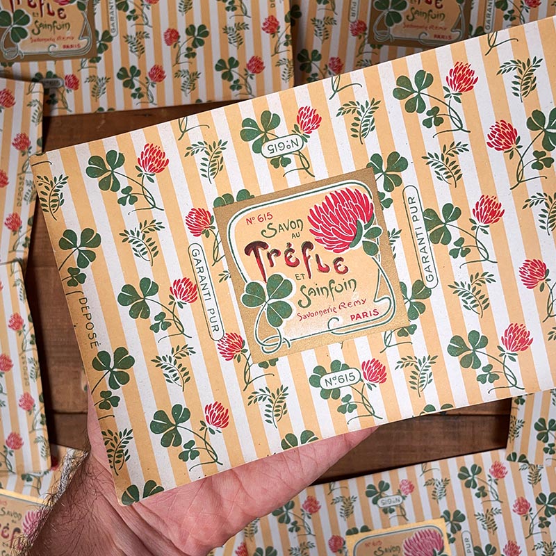 ancien vintage feuille Papier d'emballage Savon au Trèfle et Sainfoin de la Savonnerie Remy Paris 1930 1940