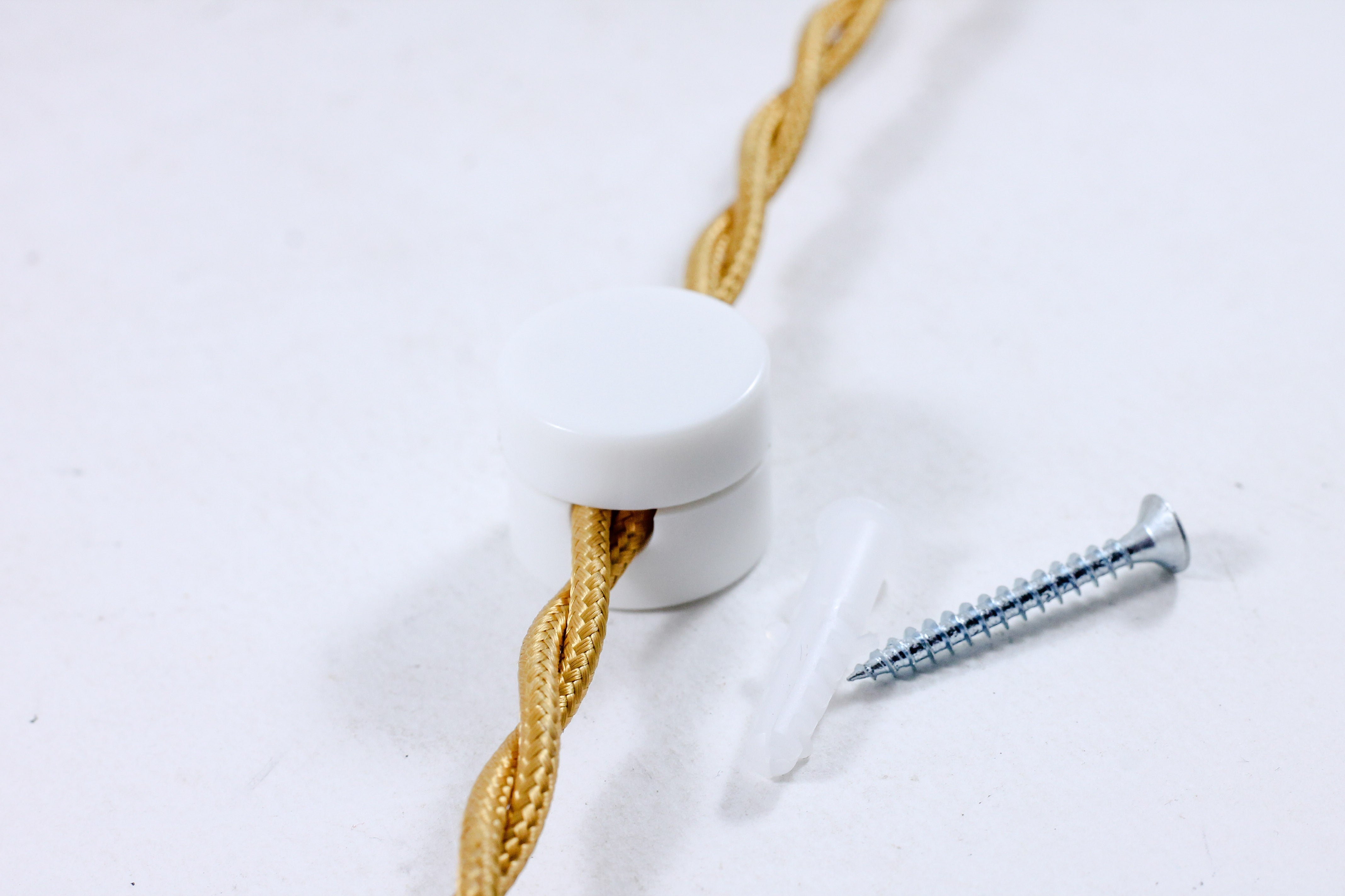 passage cable blanc droit ancien vintage quincaillerie électricité direction support