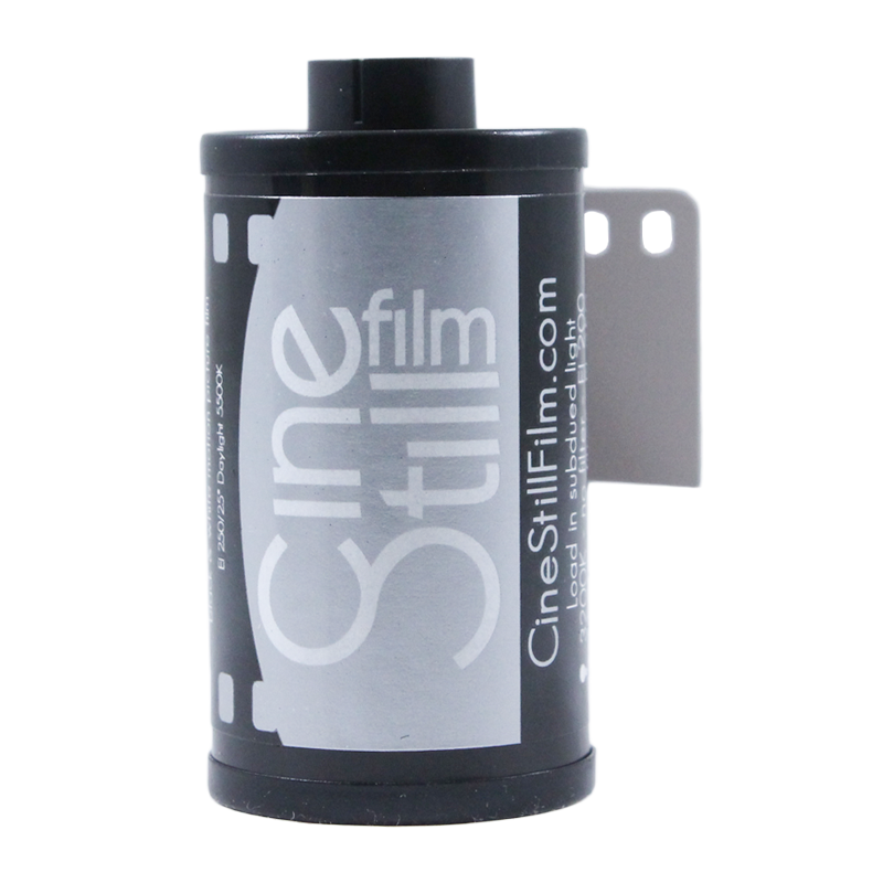 cinestill bwxx film 35mm cs pellicule argentique 135 noir et blanc double x