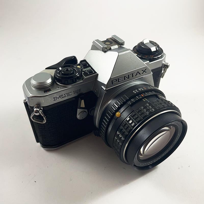 Pentax ME Super & 28mm 3.5