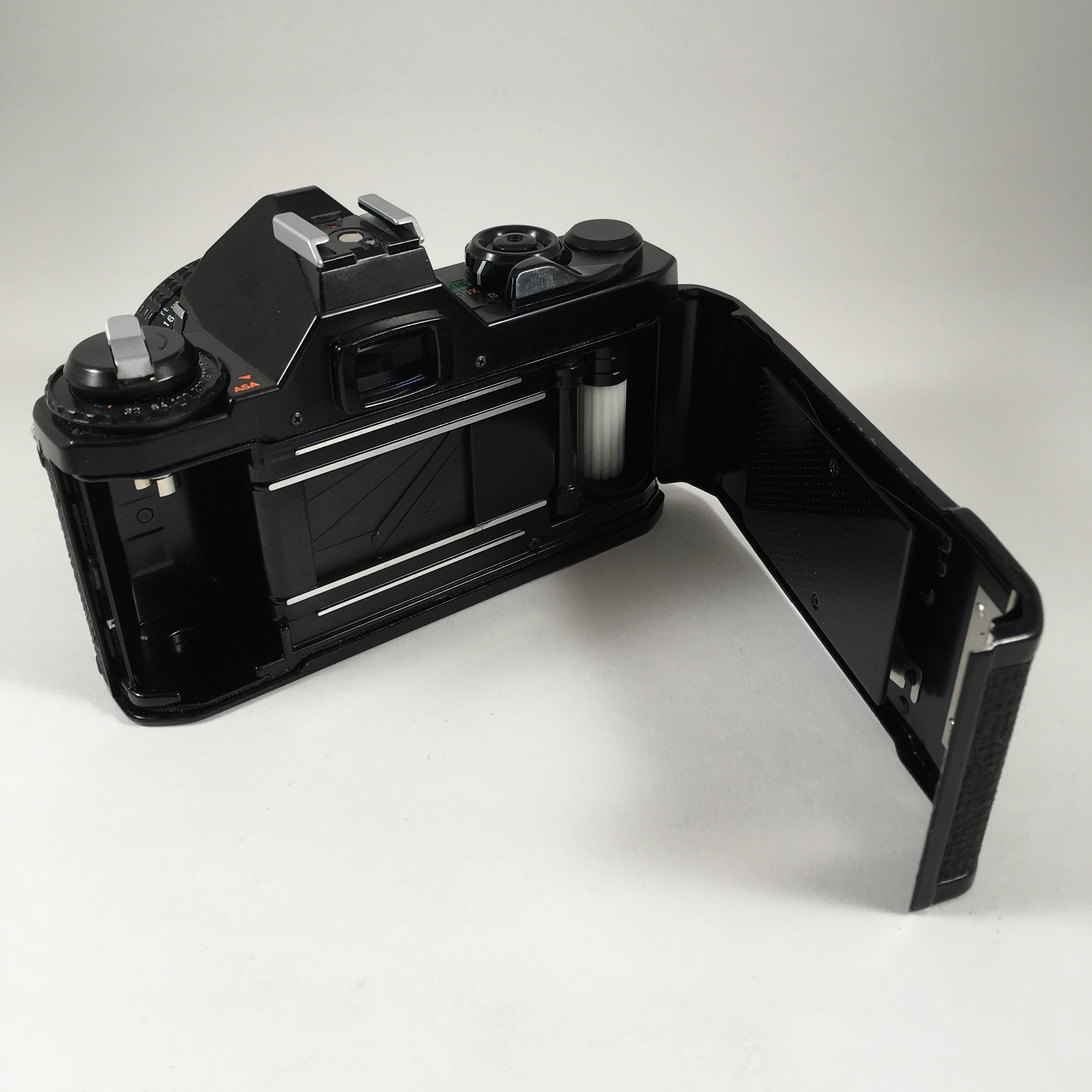 Pentax MV1 Noir & 50mm 1:2