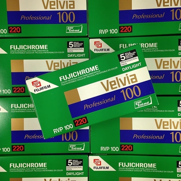 pellicule 220 film pack 5 velvia 100 moyen format diapo diapositive positif 6 6 120 fujifilm fuji périmé 2008