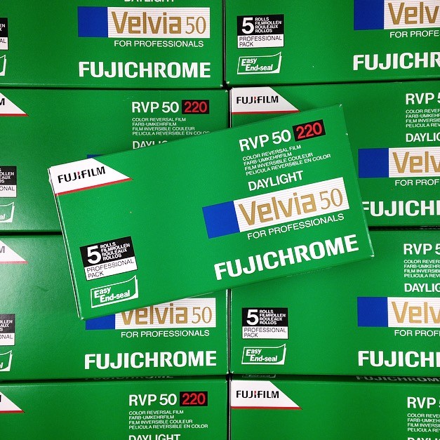 pellicule 220 film pack 5 velvia 50 moyen format diapo diapositive positif 6 6 fujifilm 120 fuji périmé 2009