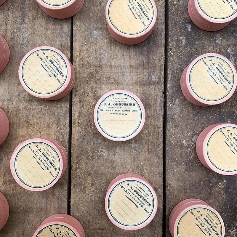 petite boite ronde rose cartonnée carton petite pharmacie 1950 neuville sur saone oboussier rhone