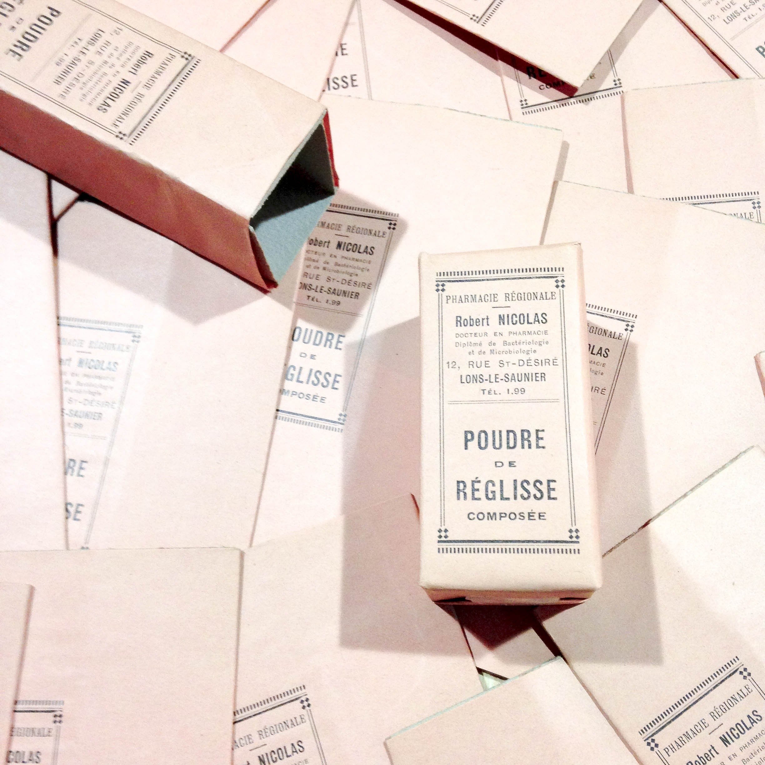 boite pharmacie ancien vintage carton robert nicolas poudre réglisse rose 1940
