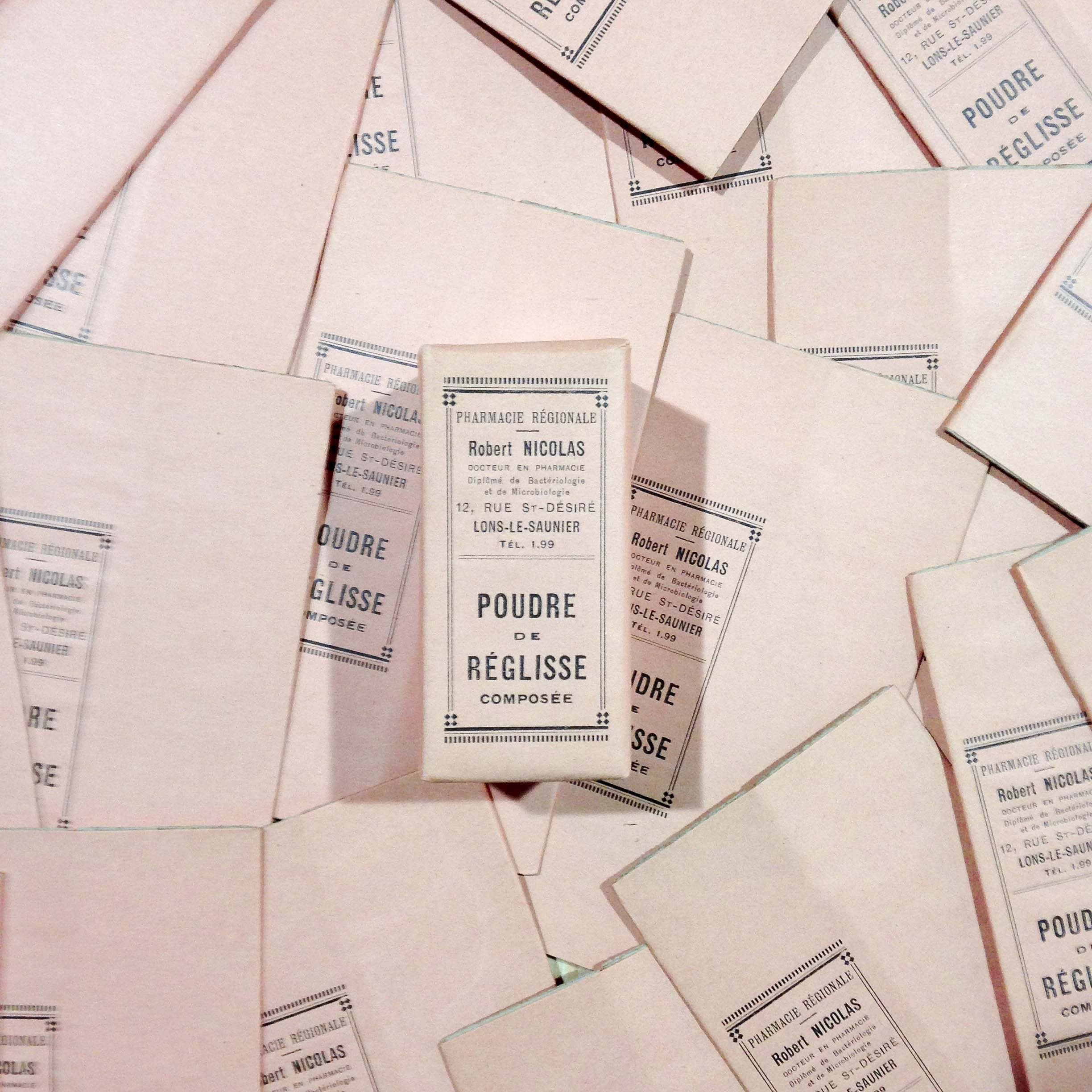 boite pharmacie ancien vintage carton robert nicolas poudre réglisse rose 1940