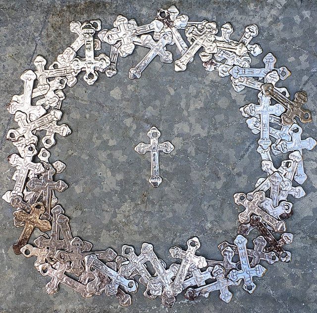 petite croix de chapelet ancienne vintage 1960 1950 métallique métal chrétien christ religieux