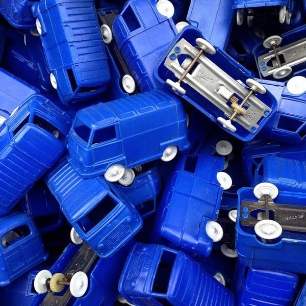 petite estafette renault van combi jouet miniature bleu sésame sesame 1960 plastique