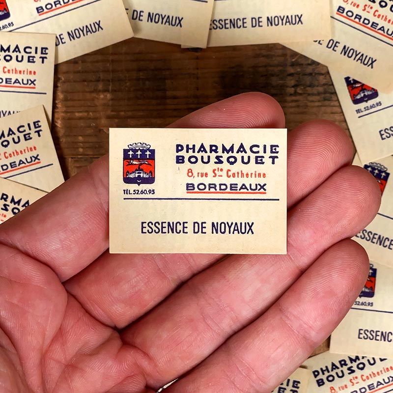 étiquette ancienne de pharmacie bousquet bordeaux vintage 1950 essence de noyaux