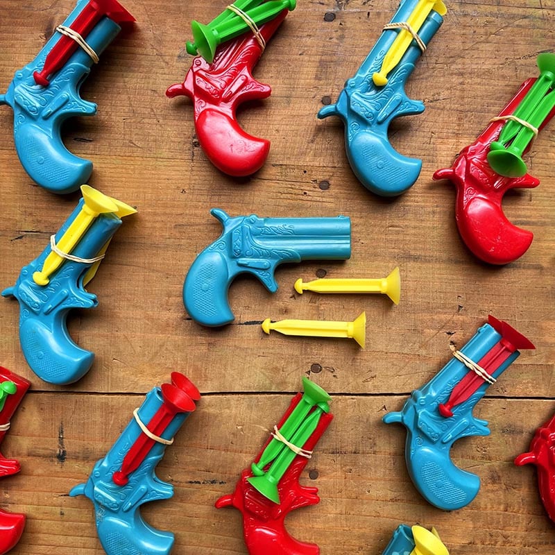 pistolet à fléchette en plastique jeu jouet de fete forraine forain ancien vintage 1990 coloré couleur