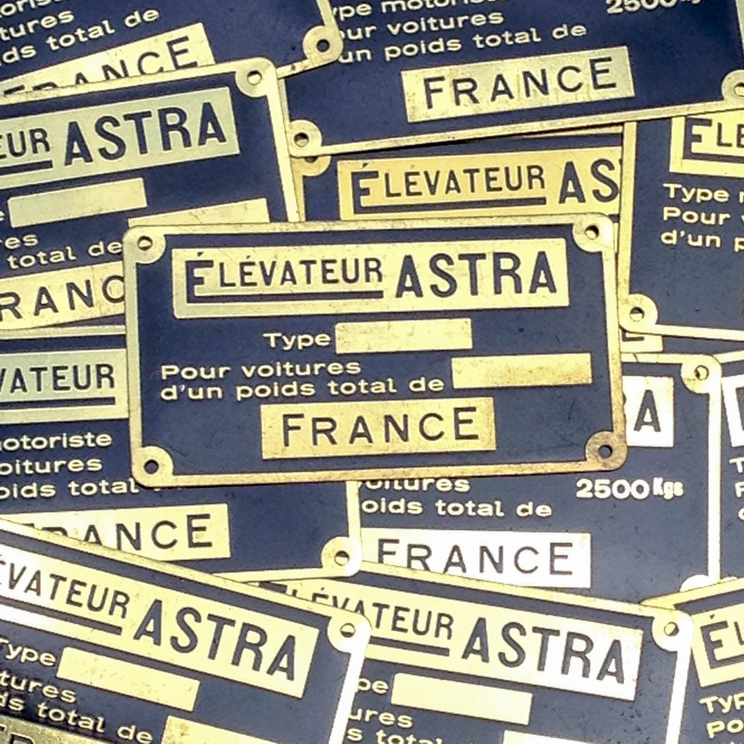 Plaque laiton élévateur astra ancien vintage métal usine garage 1950