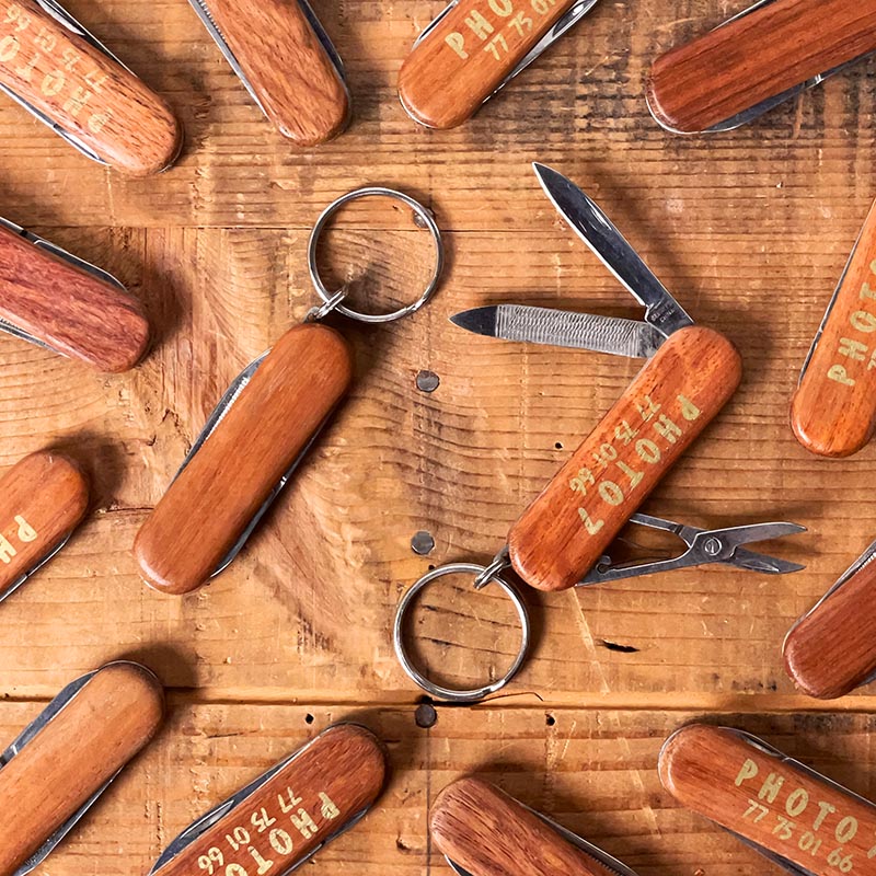 petit porte-clefs canif bois couteau suisse miniature publicitaire 1980 1990 Photo 7