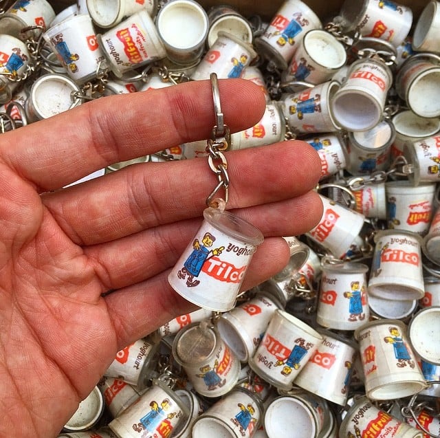 porte clefs ancien plastique publicitaire vintage 1960 yoghourt tilco yaourt