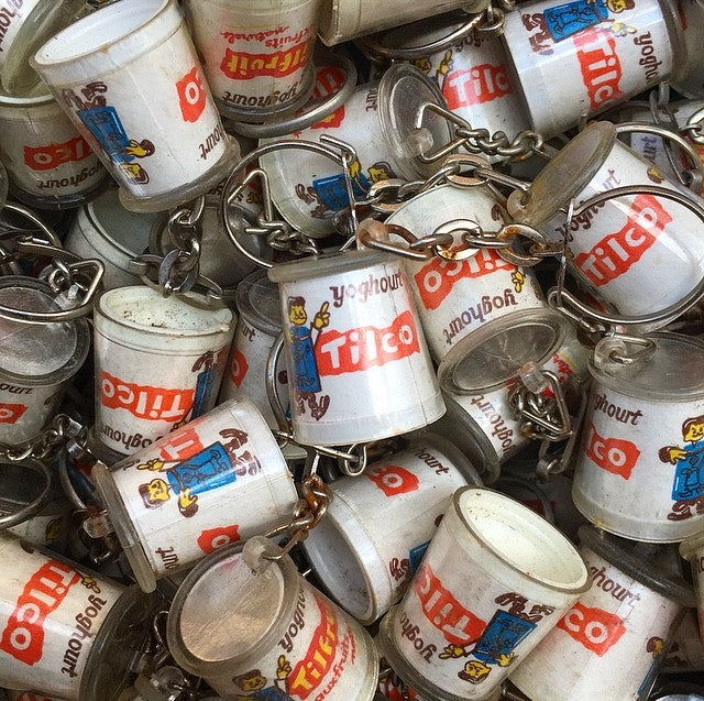 porte clefs ancien plastique publicitaire vintage 1960 yoghourt tilco yaourt