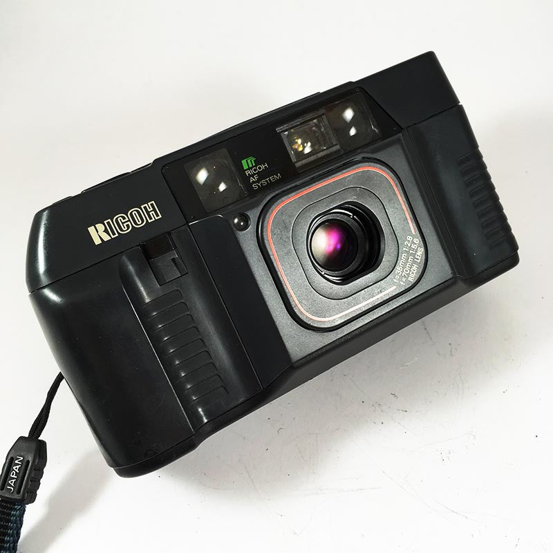 ricoh TF-900 TF 900 point and shoot ancien vintage 35-70 35 70mm 35mm 2.8 zoom argentique compact camera