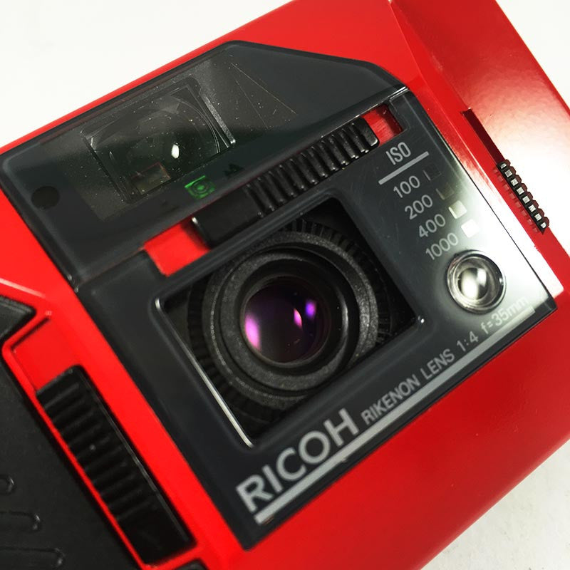 Ricoh XF-30 Rouge & 35mm 4