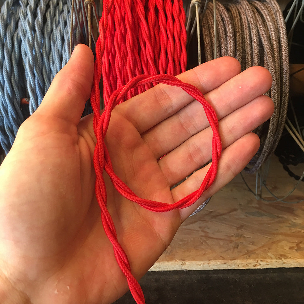 cable electrique fil textile vintage tissu rouge torsadé lampe luminaire