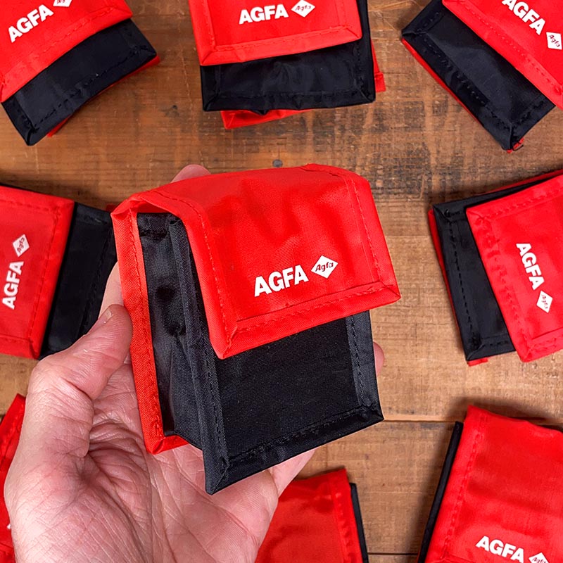 petite pochette plastique publicitaire agfa photo pellicule 1990 rouge vintage