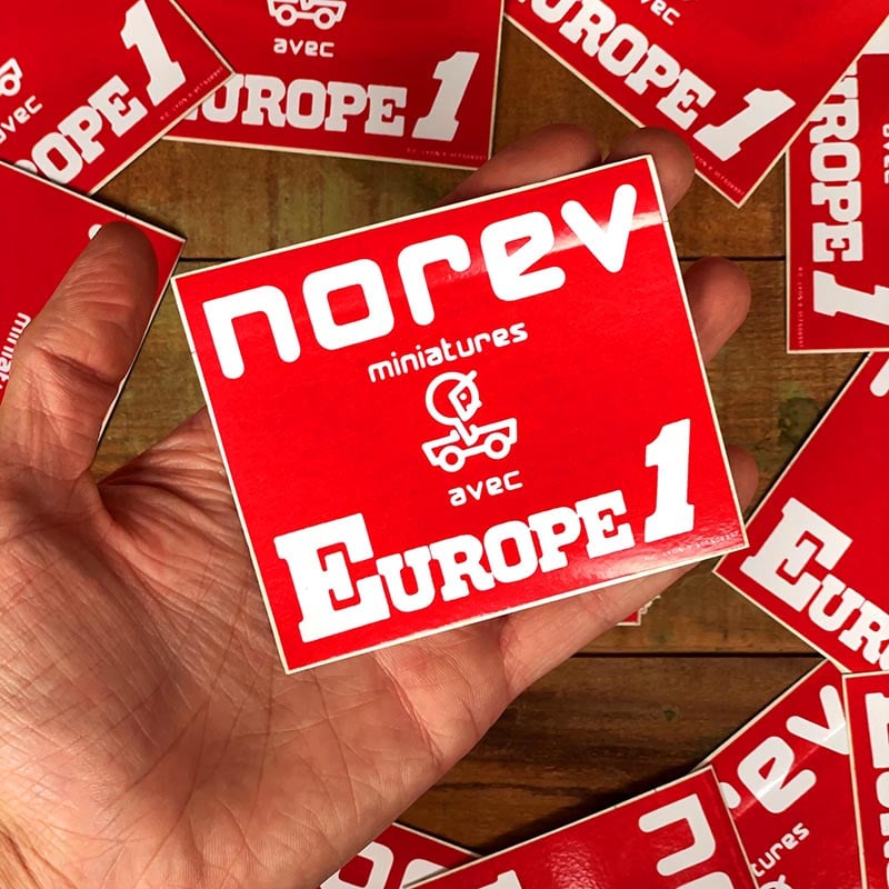 sticker autocollant ancien vintage norev europe 1 1980 rouge