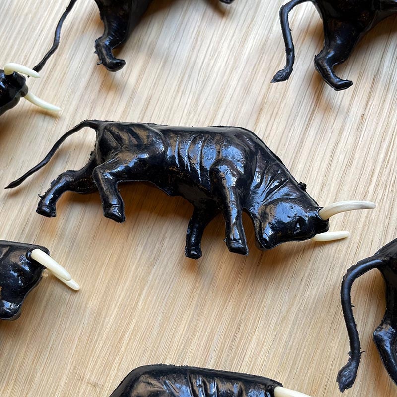 taureau figurine animal pour enfant en plastique creux jeu jouet de fete forraine forain ancien vintage 1980 1990