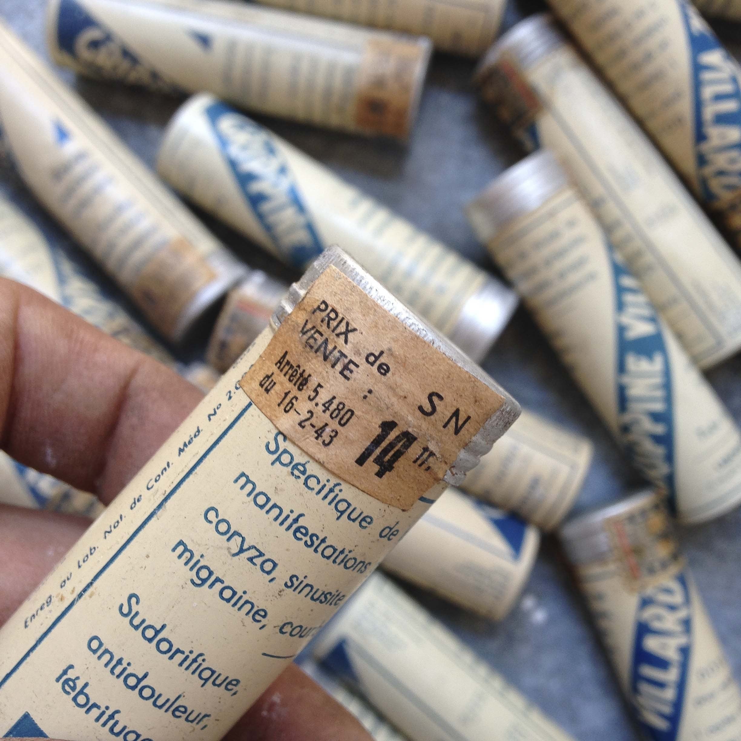 ancien vintage tube grippine villard 1940 pharmacie médicament