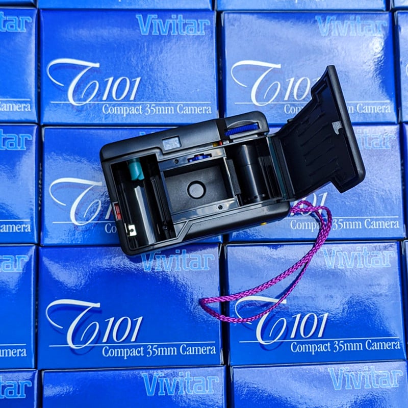 vivitar compact camera appareil photo argentique ancien vintage film pellicule point and shoot 1997 1998 28mm mécanique 135 35mm