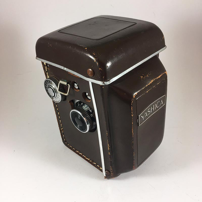 Yashica 635 & Yashikor 80mm 3.5 B