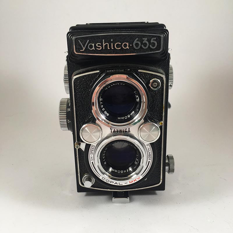 Yashica 635 & Yashikor 80mm 3.5 B