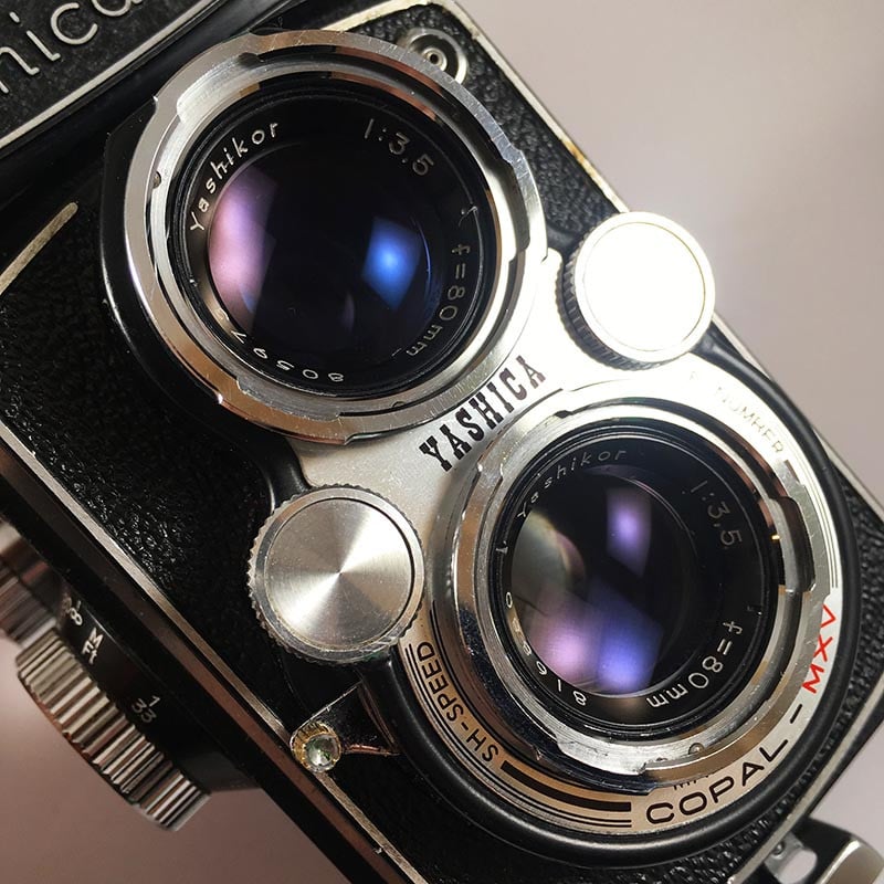 Yashica 635 & Yashikor 80mm 3.5 B