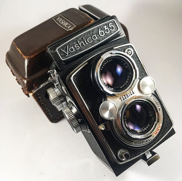Yashica 635 & Yashikor 80mm 3.5 B