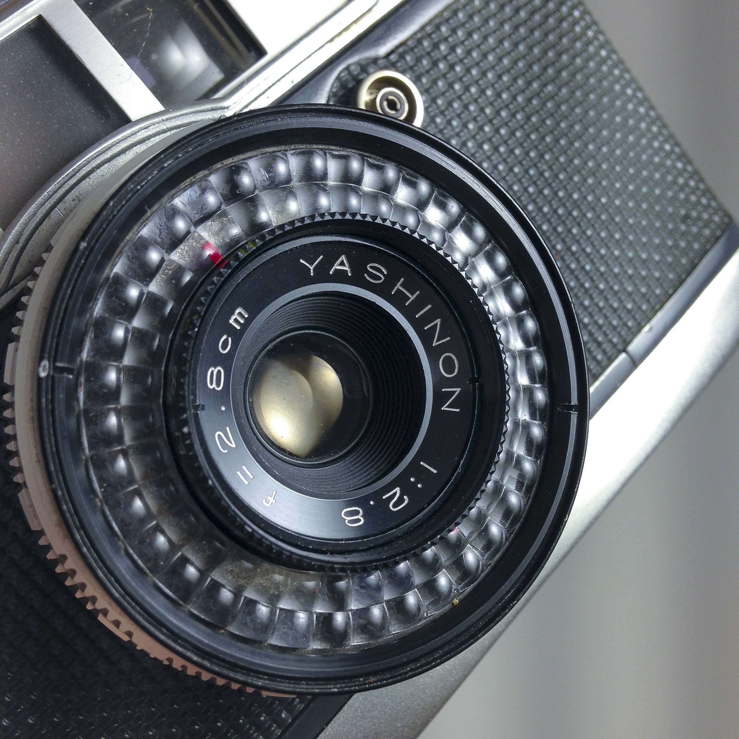 Yashica 72-E & Yashinon 28mm 1:2.8