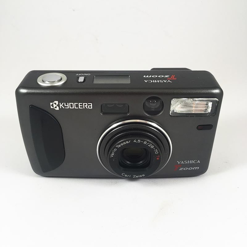Yashica T Zoom Zeiss Vario Tessar 28-70 35mm 135 argentique haut de gamme 1990